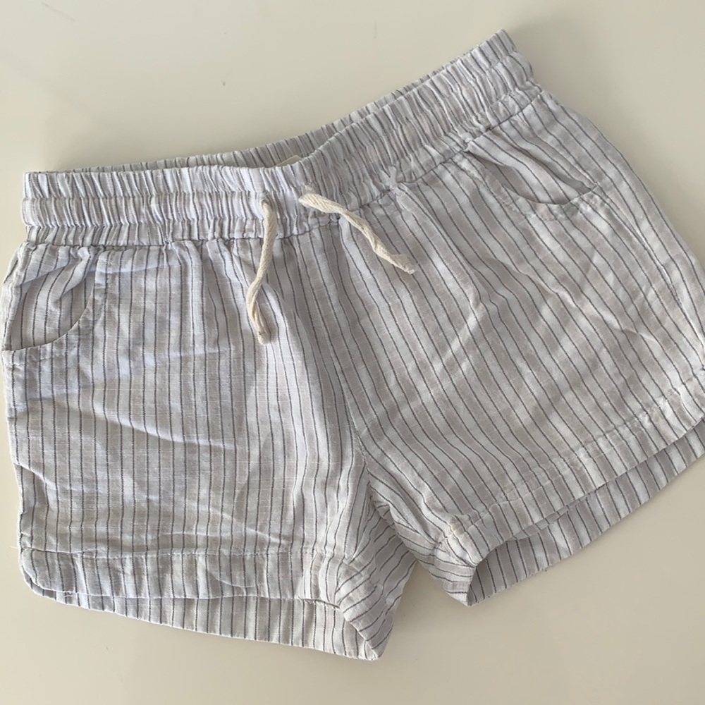 🌱Mann & Co Shorts